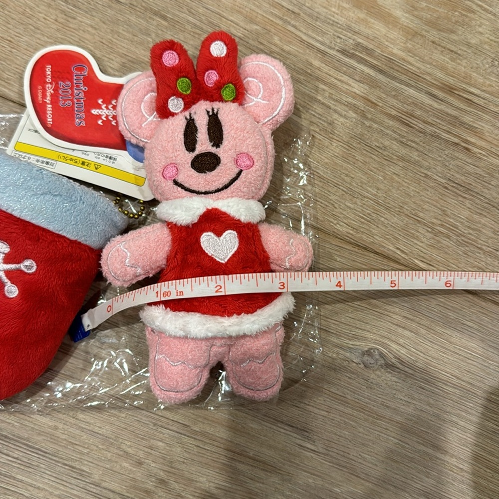 Tokyo Disney gingerbread cookie plush Minnie badge in stocking Christmas 2013 - Picture 4 of 4
